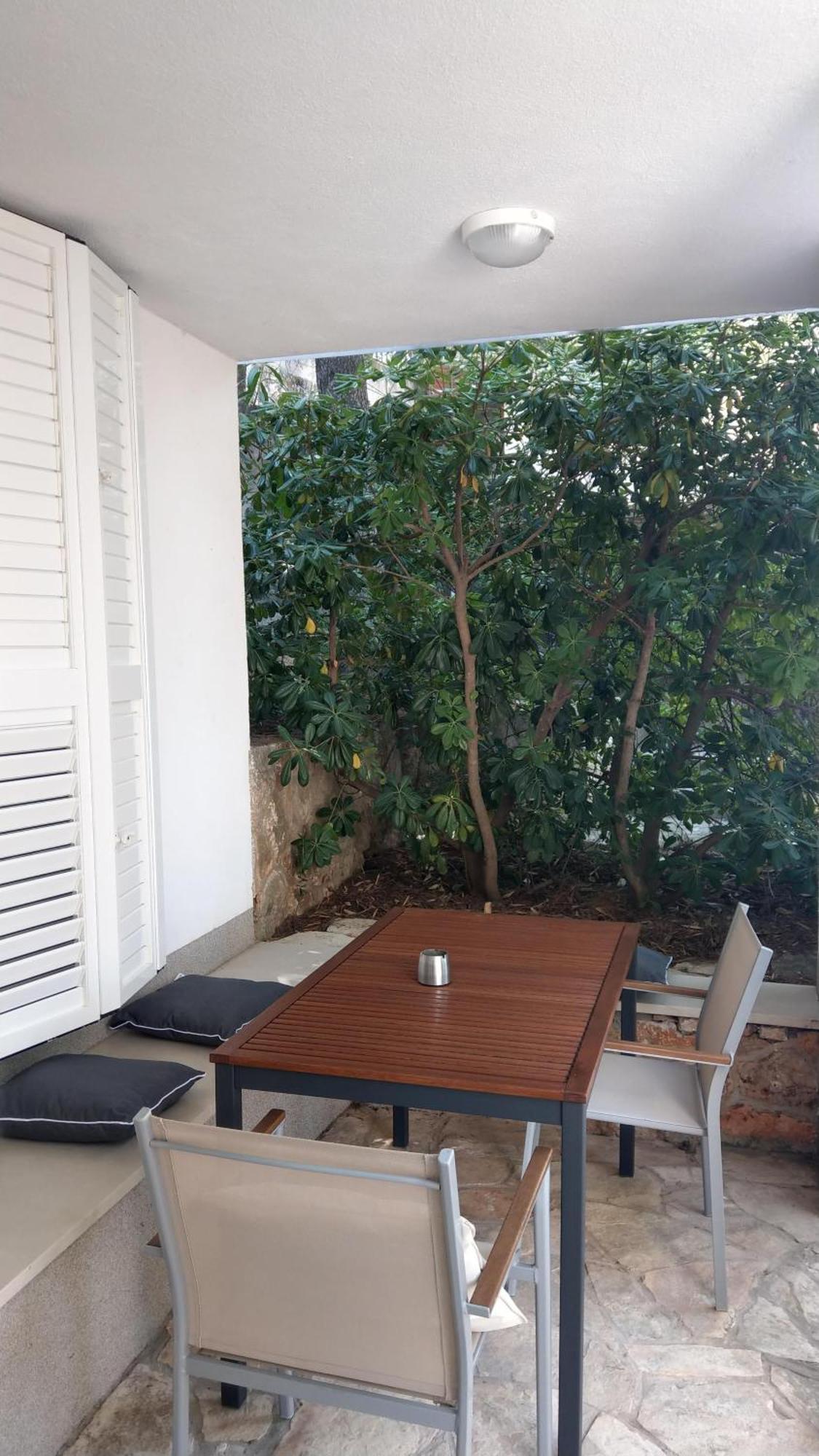 Cozy Jelsa Apartment In The Shade Of The Pines. 외부 사진